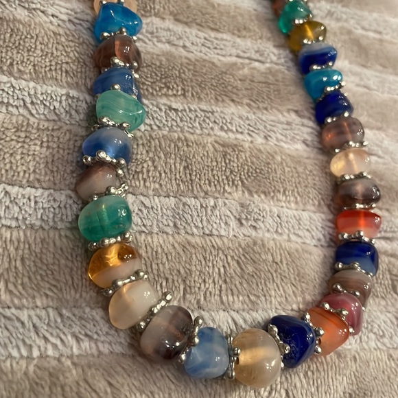 Colourful bead necklace - Picture 2 of 4
